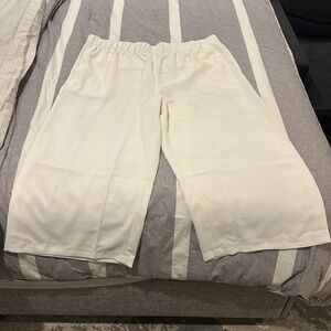 🆕with tags cropped white h&m pants